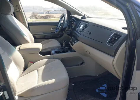 2015 Kia Sedona Lx z USA, uszkodzony, nr VIN KNDMB5C11F6075440